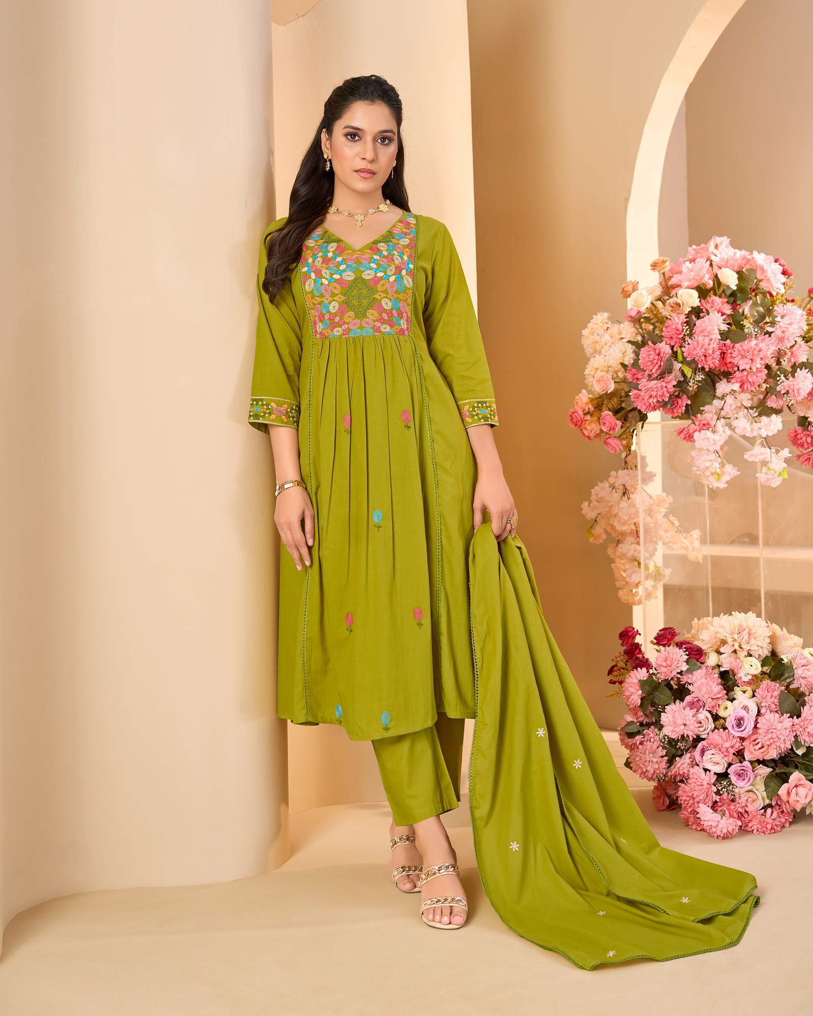 womens-green-pure-cotton-embroidered-kurta-set-with-dupatta
